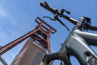 Cycling in the Ruhr region, by bike, e-bike, at the Zollverein Coal Mine Industrial Complex World