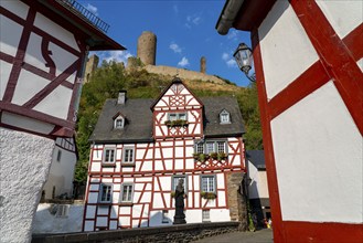 Monreal, idyllic half-timbered village in the Elz valley, ruins of the Löwenburg castle, in the