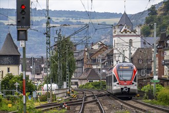 Upper Middle Rhine Valley, railway line on the right bank of the Rhine, regional train, goods train