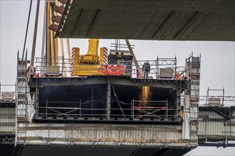 Demolition of the old A40 Rhine bridge Neuenkamp, next to it the first part of the new motorway