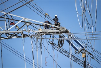 Construction of a new line route, 380 KV extra-high voltage line between Osterath and Gohr, near