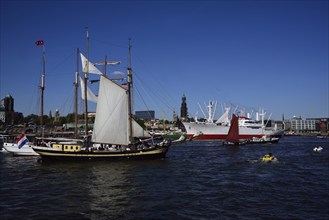 Europe, Germany, Hamburg, harbour, Cap San Diego, museum ship, cargo ship, tower of the Michel,