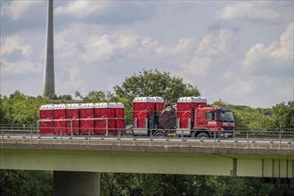 Lorry on the A40 motorway, bridge over the Ruhr and Styrumer Ruhrauen, Mülheim an der Ruhr, North