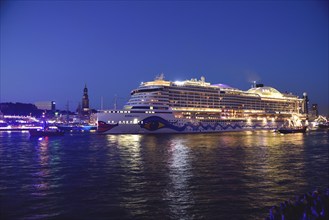 Europe, Germany, Hamburg, Elbe, View over the Elbe, Passenger ship AIDAprima with festive lighting,