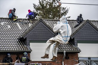 2nd day of the eviction of the Lützerath hamlet, occupied buildings of the former farm, by climate