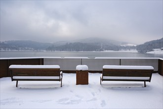 Viewing platform with snow at the Hennesee, Hennetalsperre, Naturpark Sauerland-Rothaargebirge,