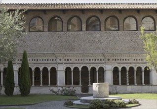 Cloister of the monastery, Lateran Basilica, Basilica San Giovanni in Laterano, Cathedral of the