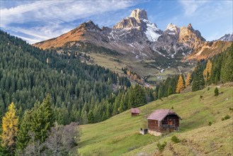 Aualm in front of the large Bischofsmütze, autumn, Gosaukamm, Dachstein mountains, Filzmoos,