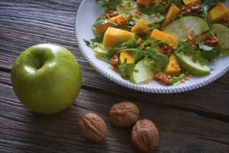 Arugula mango and apple salad healthy for heart