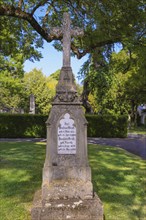 Unter den Linden cemetery, burial site, old gravestone, memorial stone for Gustav and Pauline Groß,