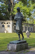 Unter den Linden cemetery, large memorial complex for the victims of the two world wars, bronze