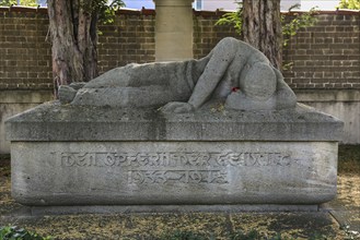 Memorial to the victims of violence during National Socialism, sarcophagus by Richard Raach with