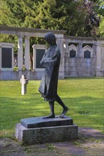 Unter den Linden cemetery, large memorial complex for the victims of the two world wars, bronze