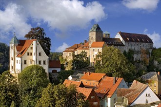 Hohnstein Castle in autumn, Dresden, Saxony, Germany, Saxon Switzerland Dresden, Saxony, Federal