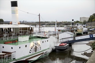 Following the partial collapse of the Carola Bridge in Dresden, shipping traffic on the Elbe is