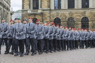 Public roll call of the Army Officers' School on Theatre Square: Bundeswehr honours and bids