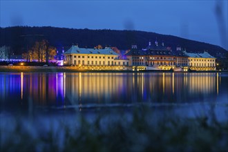 Due to the heavy precipitation in the form of snow and rain, the Elbe has risen again. The Elbe