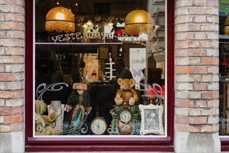 Window of a junk shop, vintage, history, junk, old, antique, junk shop, window dressing, Bruges,