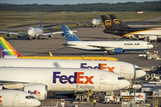 Cologne-Bonn Airport, CGN, cargo aircraft standing in front of the air cargo centre, being loaded