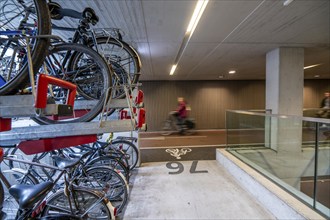 Bicycle car park at Utrecht Centraal railway station, Stationsplein, 3 underground levels, over 13,