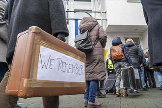 Suitcase march in Recklinghausen, for the 2nd time over 500 people walk through Recklinghausen,