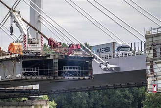 Demolition of the old A40 Rhine bridge Neuenkamp, next to it the first part of the new motorway