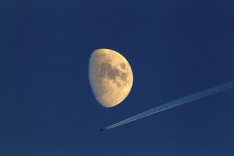 Moon, Luna, crescent, waxing, night, darkness, planets, solar system, moon phase, with aeroplane,