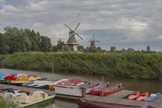 Twin mills, Greetsiel, Krummhörn, East Frisia, Lower Saxony, Germany, Europe