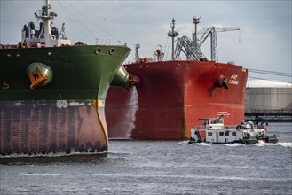 Petroleumhaven, Shell Terminal Europoort, crude oil tank farm, large tanks, and loading terminals