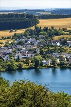 Schalkenmehrener Maar, Vulkaneifel, Vulkansee, Eifel, Rhineland-Palatinate, Germany, Europe