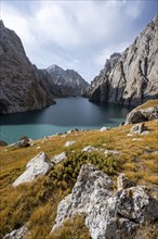 Mountain lake Kol Suu rocky steep mountains, Kol Suu Lake, Kurumduk Valley, Sary Beles Mountains,