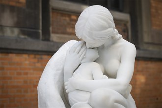 Mother with Child, detail, marble sculpture, State Museum of Art, Statens Museum for Kunst, SMK,