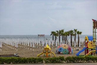 Bagni Lungomare, Chioggia. Bathing beach on the Adriatic in bad weather. All deckchairs are free.