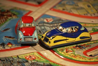 Road traffic, automobile, collision at intersection, shown with model cars made of tin, Hamburg,