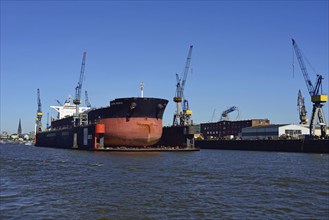 Hamburg, Elbe, Hafen, Hafenbecken, Massengutfrachter Cap Maria