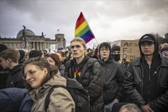 150, 000 people gather around the Bundestag in Berlin to build a human wall against the shift to