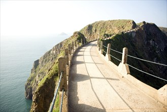 La Coupee narrow track between Sark and Little Sark, Island of Sark, Channel Islands, Great Britain