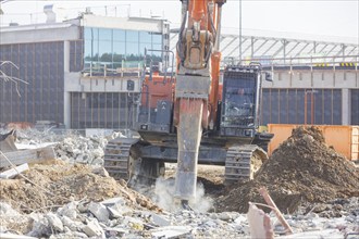 Demolition of the old shopping centre in Dresden-Nickern by the investor Krieger. The new building