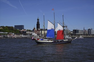 Europe, Germany, Hamburg, Elbe, view across the Elbe to the Michel, harbour, windjammer, Hamburg,