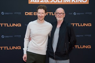 Peter Lohmeyer with his son Louis Klamroth, DIE ERMITTLUNG, photo call on the red carpet for the