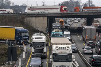 Heavy traffic at the Herne motorway junction, A42 and A43, major roadworks, many lorries, narrow,