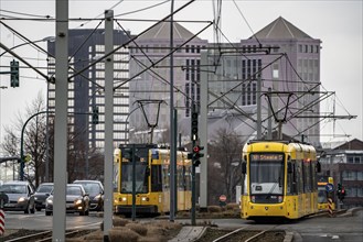 Ruhrbahn tram, on Altendorfer Straße, in the background, left, the town hall of Essen,