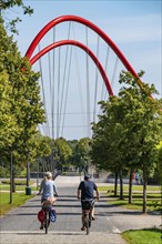 Nordsternpark, former Nordstern colliery site, Emscherpark cycle path, double arch bridge over the