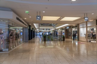 Effects of the coronavirus pandemic in Germany, Essen, empty shopping centre, Limbecker Platz