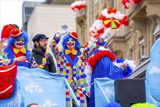 Rose Monday parade in Düsseldorf, street carnival, floats, clowns