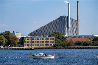 CopenHill, waste incineration plant and artificial ski slope, 90 metres high and 400 metres long