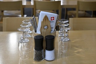 Table glasses and cutlery