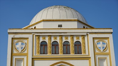 Market Hall, Nea Agora, Dome-shaped building with Greek architecture and crosses on a white-yellow