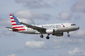 An American Airlines Airbus A319 with the registration number N9025B at Miami Airport, USA, North