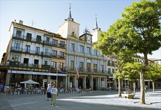 Town hall and restaurants in Plaza Mayor, Segovia, province of Segovia, Castile and Leon, Spain,